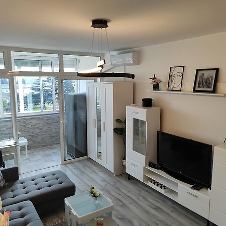 Apartment Zara With Garage Zewnętrze zdjęcie